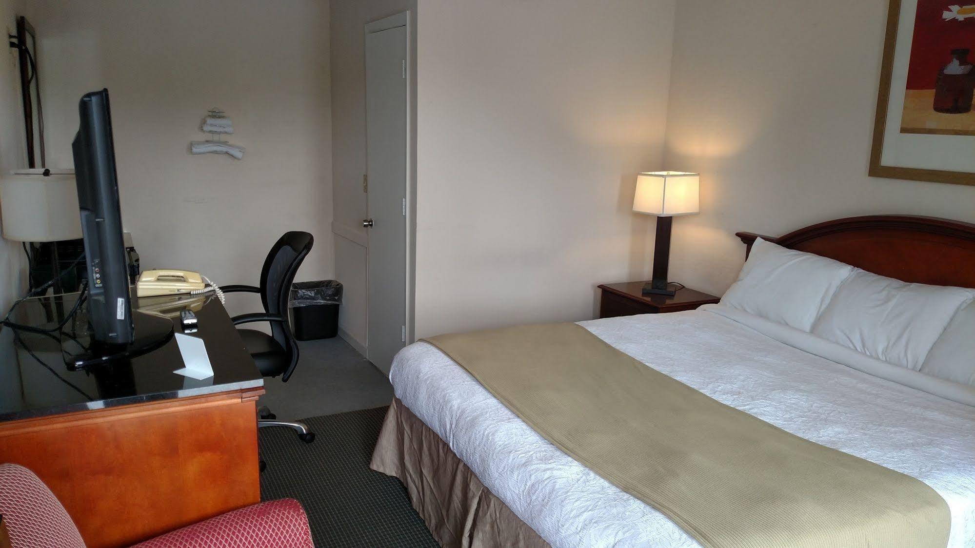 Hope Inn Lenox Zewnętrze zdjęcie